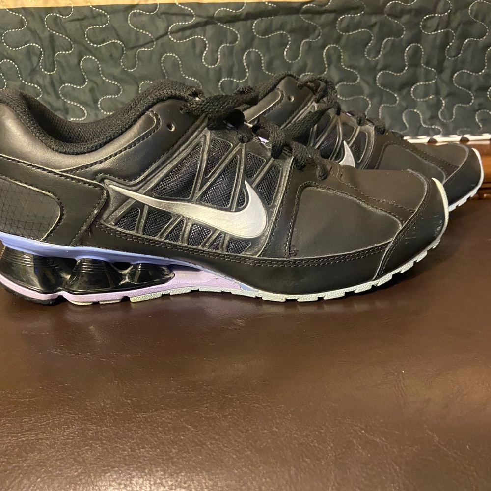 Nike Women’s Black and Silver Sneakers- Size 7
